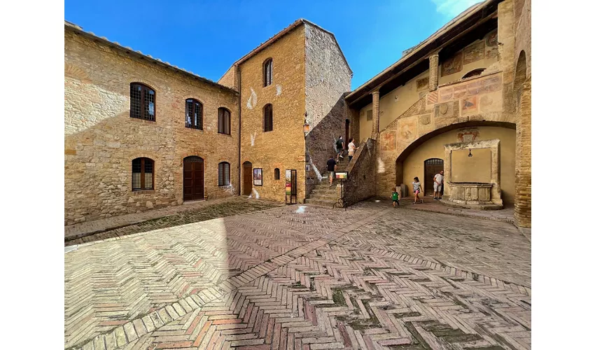 Palazzo Comunale (Rathaus), Pinakothek, Torre Grossa