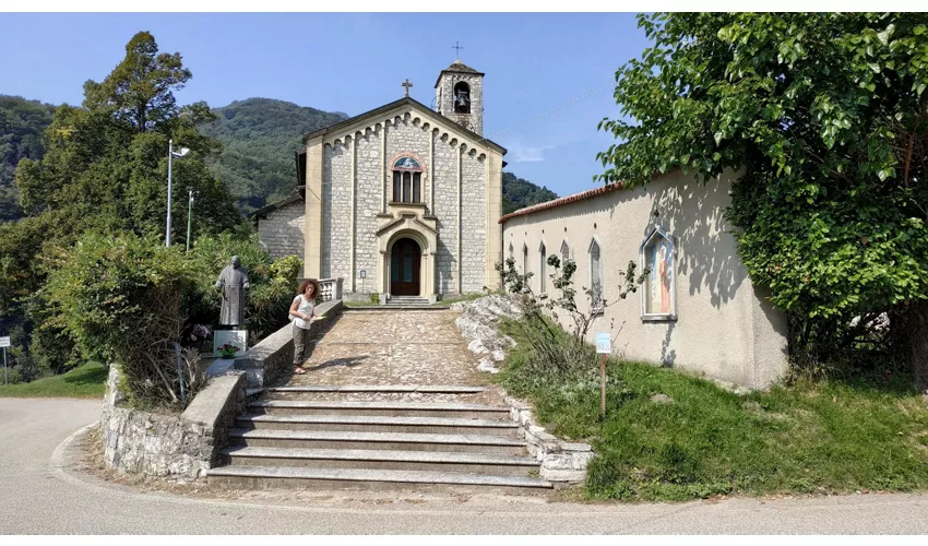 Galeria ao ar livre do fresco de Arcumeggia