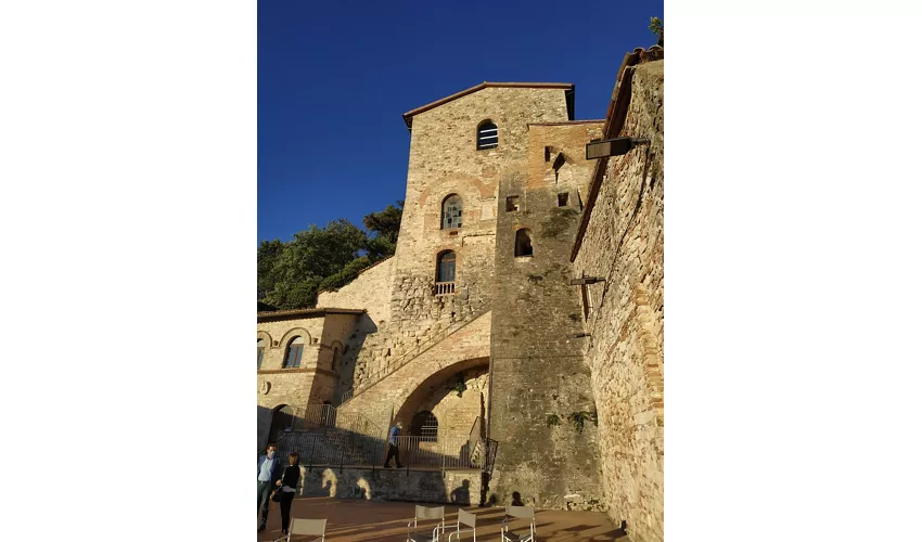 Monastero delle Lucrezie e Museo lapidario