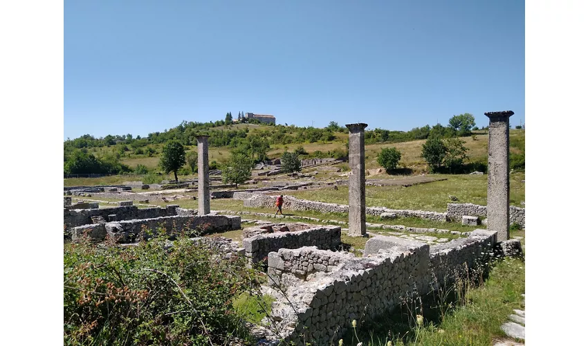 Ingresso Area archeologica di Alba Fucens