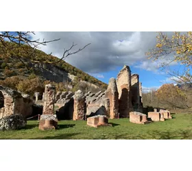 Amphithéâtre romain d’Amiternum