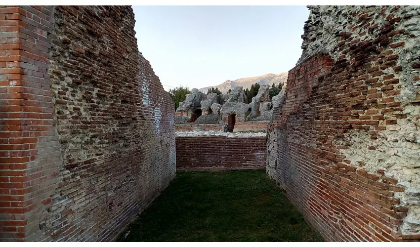 Amphithéâtre romain d’Amiternum