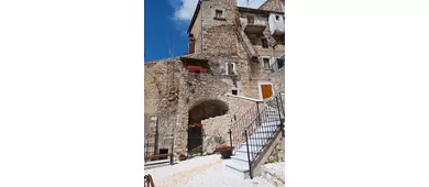 Borgo di Castel del Monte