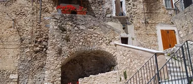 Borgo di Castel del Monte