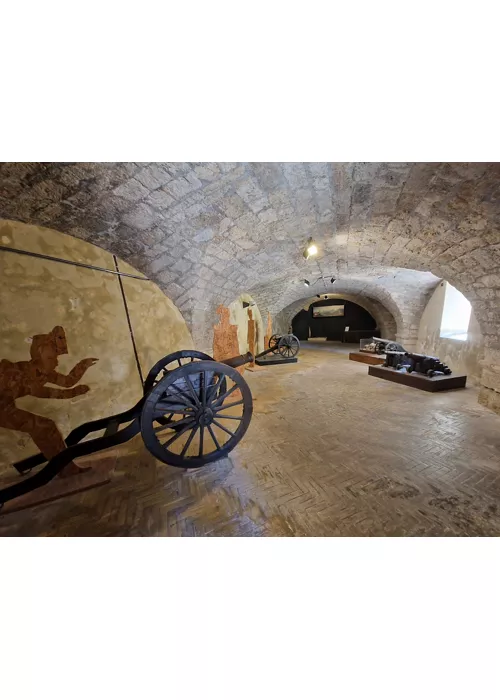 Fortaleza e Museu de Armas e Mapas Antigos de Civitella del Tronto