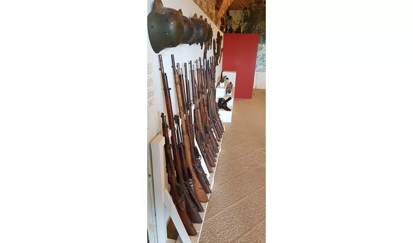 Museo della Grande Guerra e Museo della moda / Museu de Vuerone e Museu de mode