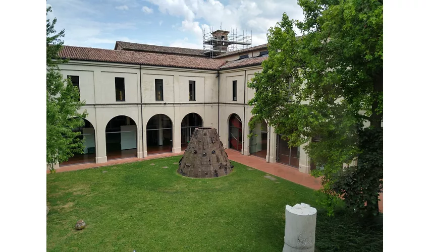MIC Museu Internacional da Cerâmica em Faença