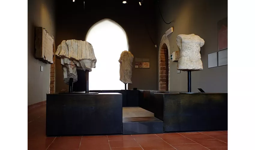 Städtisches Archäologisches Museum und Perottiana-Sammlung