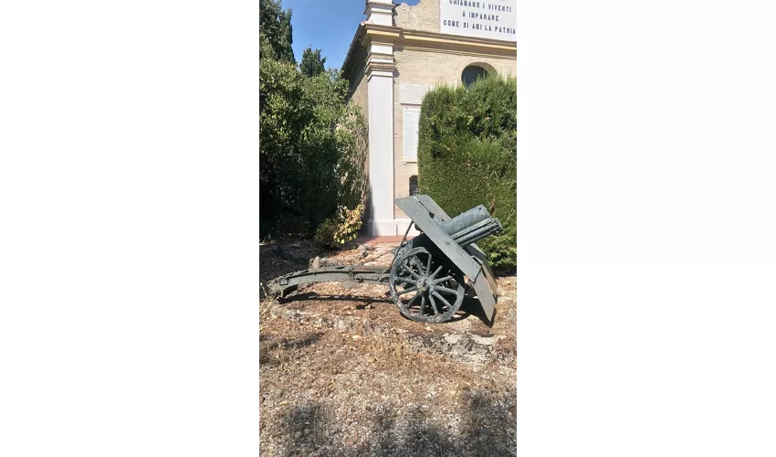 Museo delle Armi e delle Uniformi Militari e Sacrario ai Caduti