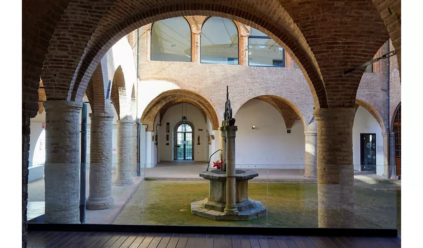 Pinacoteca Cívica "Bruno Molajoli"