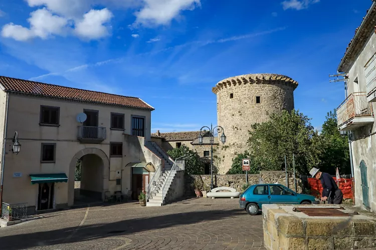 Castello e Torre angioina