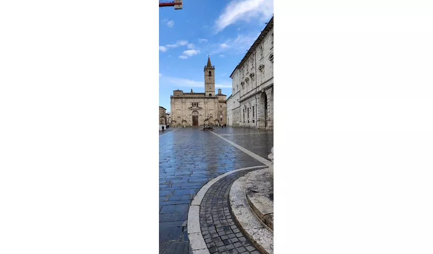 Piazza Arringo, Ascoli Piceno - Italia.it