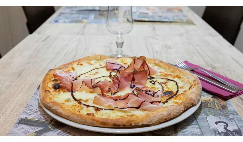 BACLAS - La Pantera Rosa - Pizzeria con cucina, senza glutine, delivery e take away