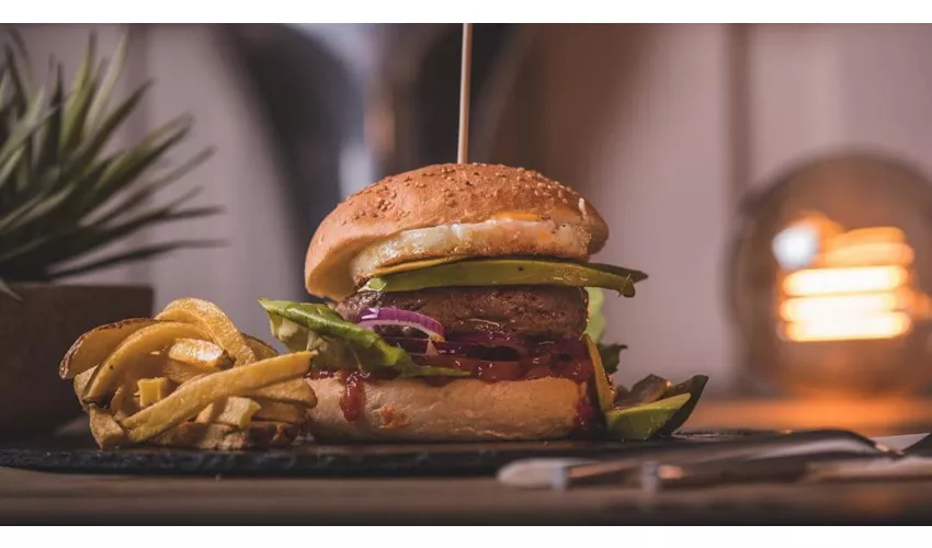 Star Pub Holy Burger