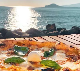 MasterPizz... Pozzuoli "Il Capolavoro Della Pizza" & Sea Food