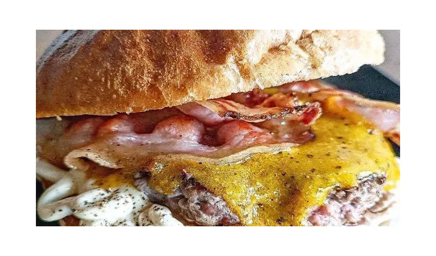 MEAT & BAKE BISTROT