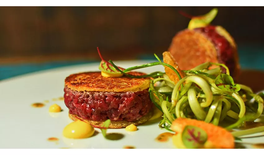 AllAlberone - Cucina con Cantina