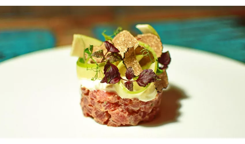 AllAlberone - Cucina con Cantina
