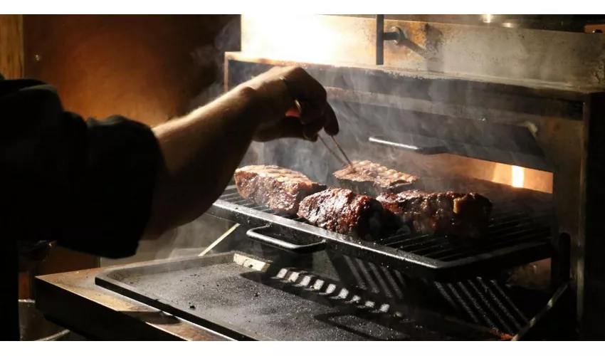 LA TAMBRA - Steakhouse, Restaurant & Pizzeria