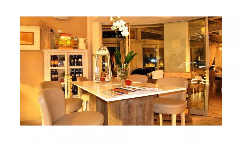 Tortuga Coffee & Restaurant