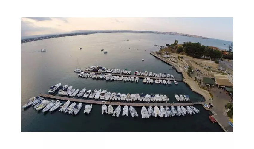 Ristorante L' Asteria Blu - Noleggio barche Pontoon Boat Siracusa