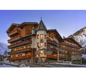 K2 Hotel & Restaurant