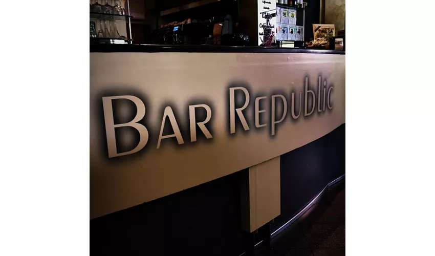 Bar Republic