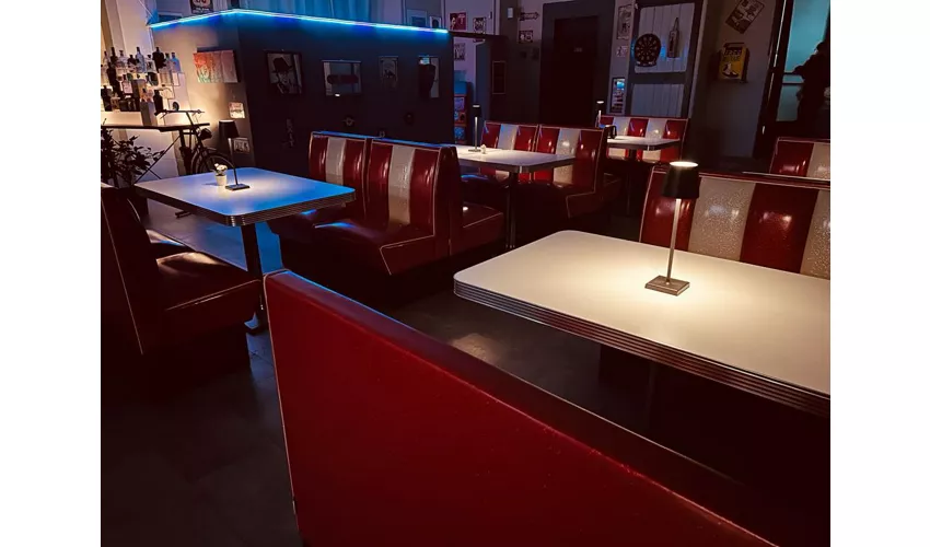 Al Viale lounge Bar 
