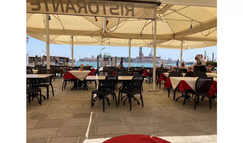 Ristorante - Bar - Gelateria - Al Gabbiano