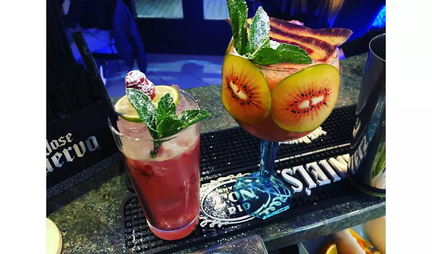 Borderline Cocktail Bar
