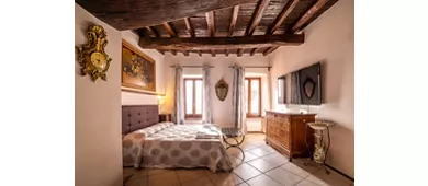 HOTEL TREVI