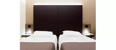 City Hotel & Suites