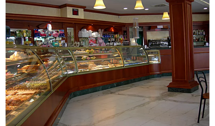 Pasticceria del Trivio - Gelateria, Bar, in Alatri