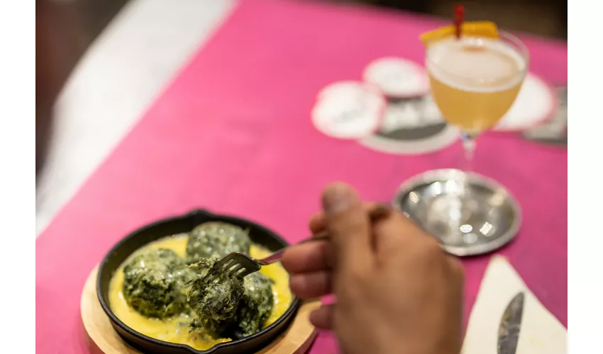 FAKE • Food Cocktail Art Bar