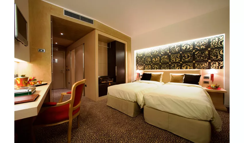 Antony Palace Hotel