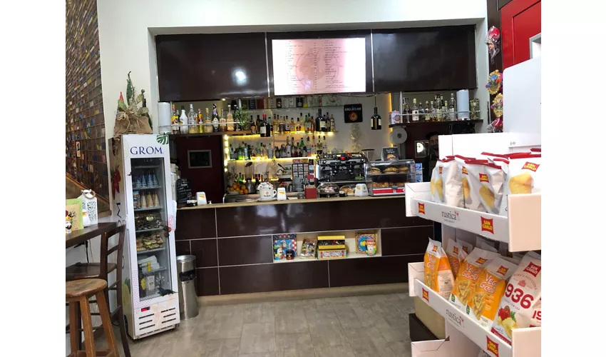 Garibaldi Lounge