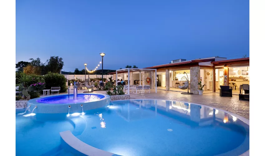 Agriturismo I Tesori Del Sud Con Piscina 