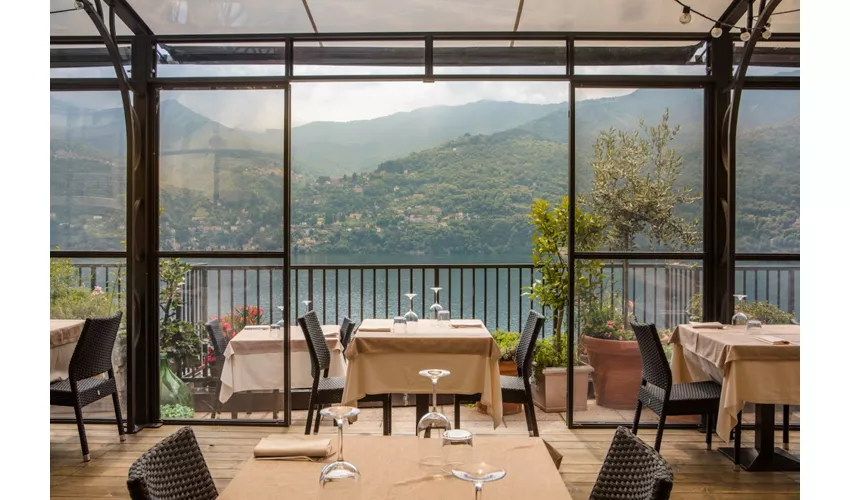 Una Finestra Sul Lago