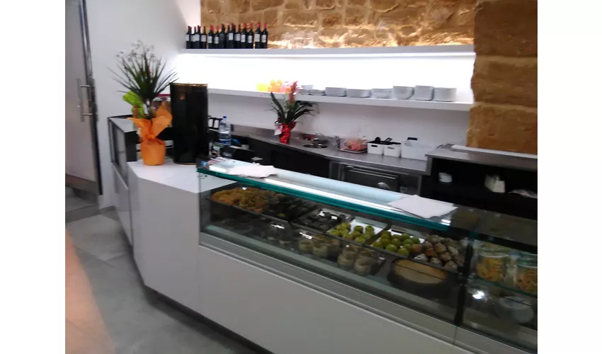 Bar Tavola Fredda Gelateria Caffetteria Panineria Ricevitoria