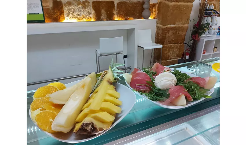 Bar Tavola Fredda Gelateria Caffetteria Panineria Ricevitoria