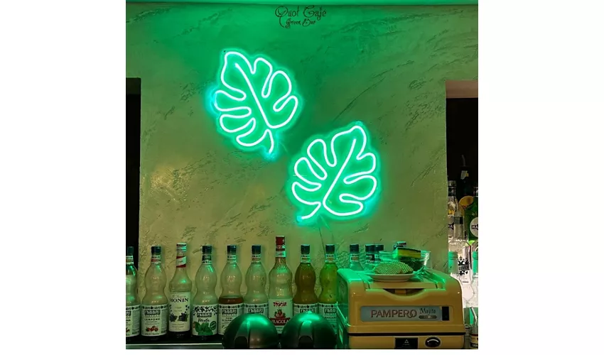 Quot Café Green Bar
