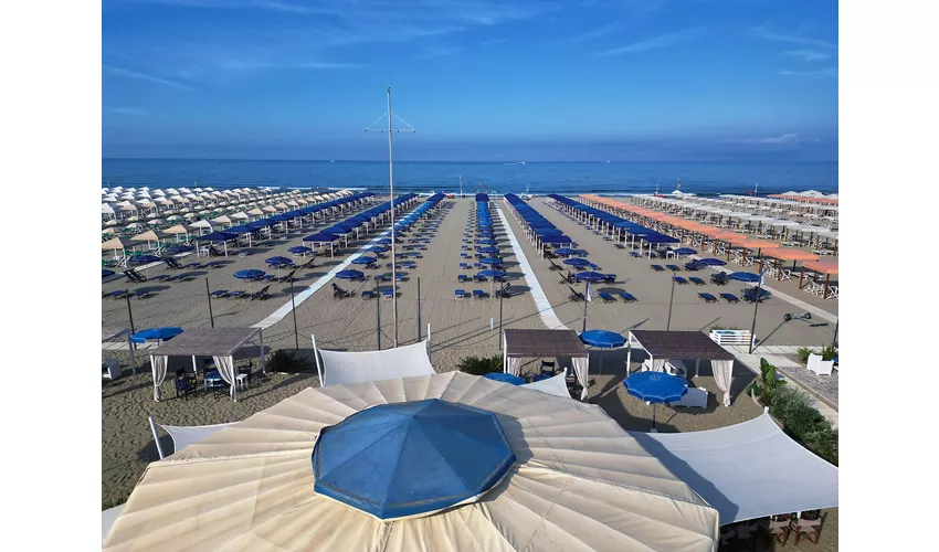 La Vela Beach Club - Stabilimento Balneare Numero 84