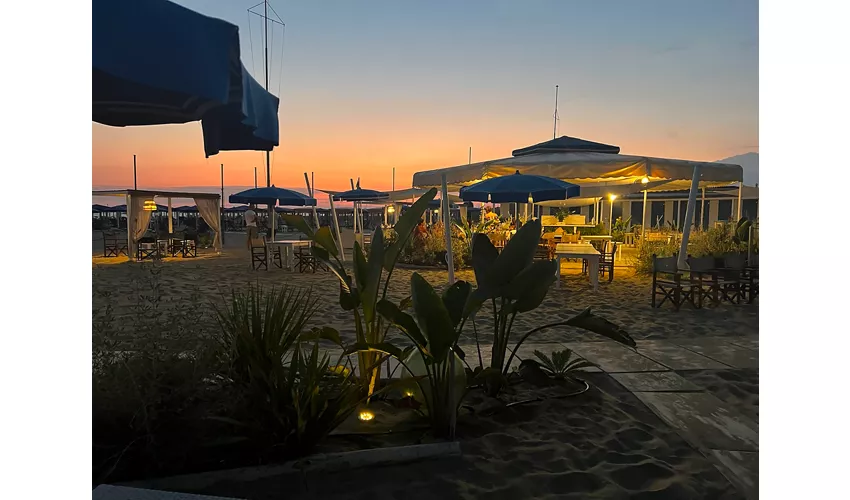 La Vela Beach Club - Stabilimento Balneare Numero 84