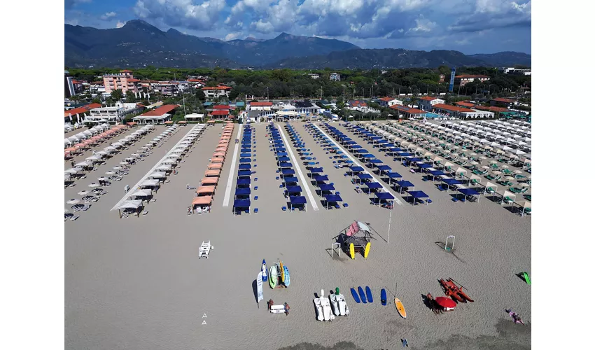 La Vela Beach Club - Stabilimento Balneare Numero 84