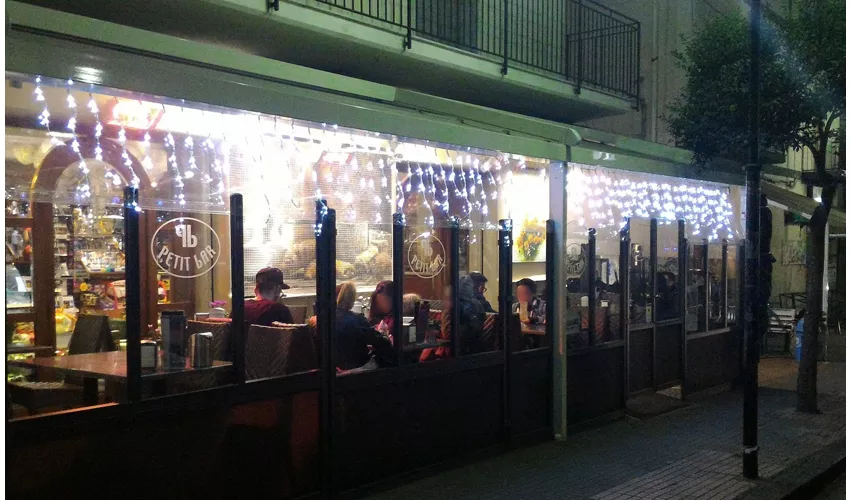 Petit Bar