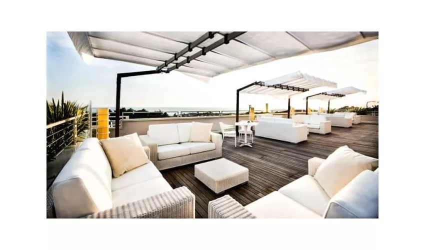 "Versilia Roof Bar & Restaurant by ""UNA cucina"""