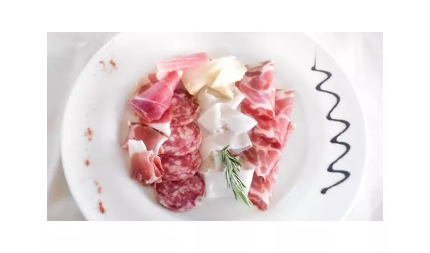 "Versilia Roof Bar & Restaurant by ""UNA cucina"""