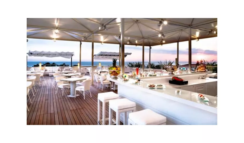 "Versilia Roof Bar & Restaurant by ""UNA cucina"""