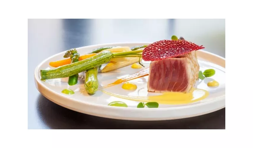 The Hall Bar & Restaurant by “UNA cucina”