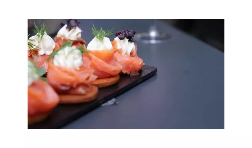 The Hall Bar & Restaurant by “UNA cucina”